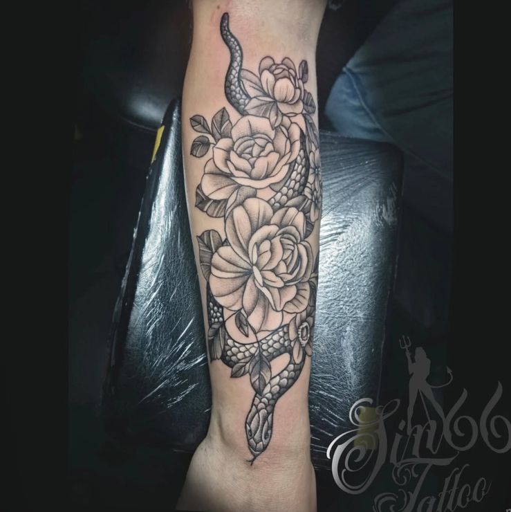 Snake & roses tattoo